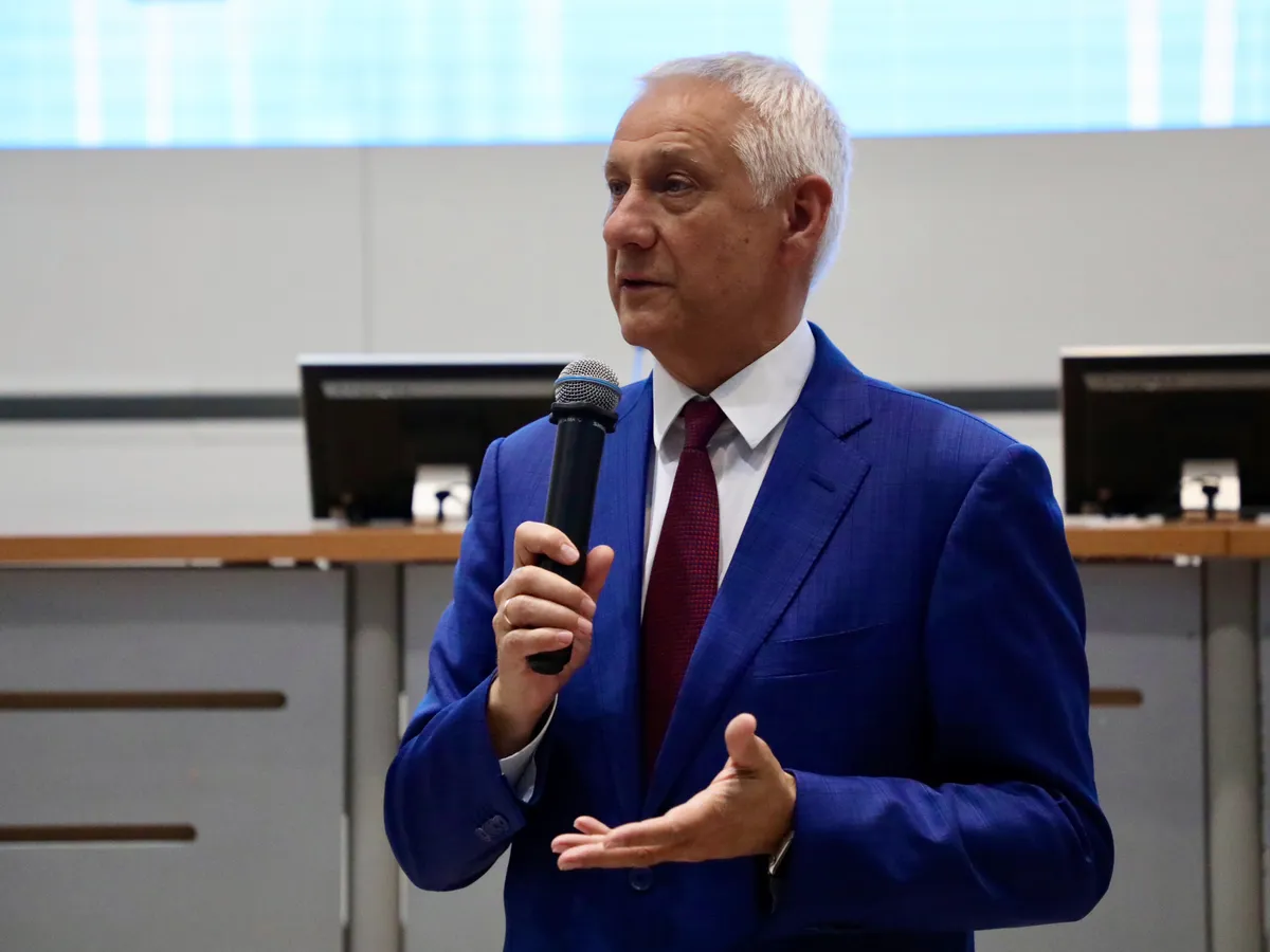 Глава Магнитогорска поздравил медицинских работников с профессиональным праздником