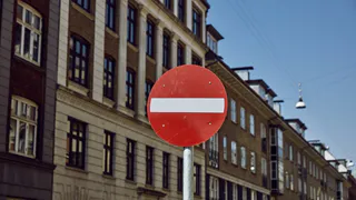 С сегодняшнего дня и до конца месяца улица Урицкого стала односторонней