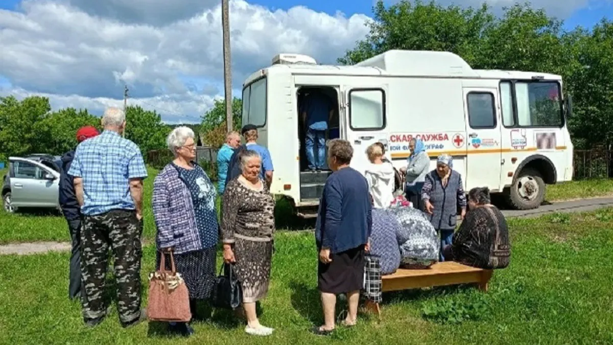 Более 2,5 тысячи жителей деревень проверили здоровье в мобильных ФАПах за месяц
