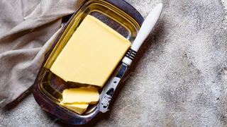 В 9 школах и 39 детсадах Чебоксар детей кормили поддельным сливочным маслом