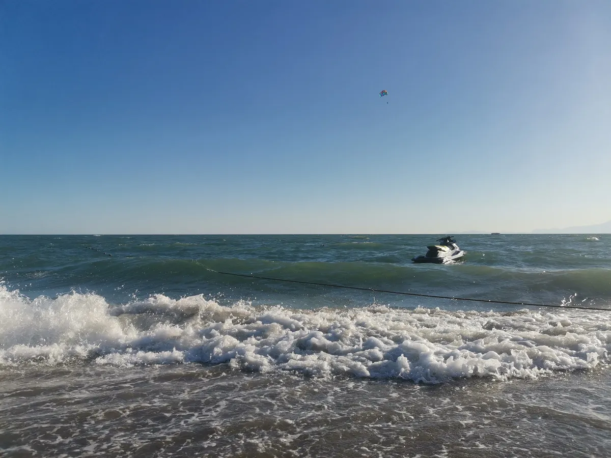 «Море грязное, а люди мерзкие»: честный отзыв туристов об отдыхе на Краснодарских курортах