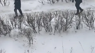 В Рязани дети кидали петарды на территорию детсада и взрывали их у машин