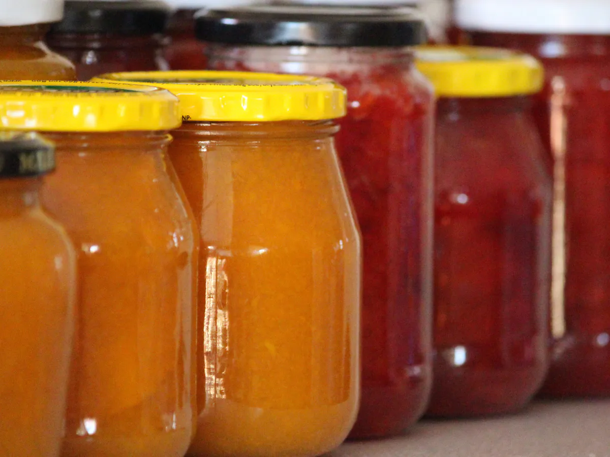 Приготовление вкусного джема без лишних хлопот: как создать восхитительный десерт без долгого стояния у плиты