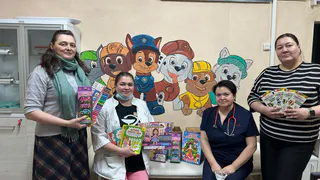 В Усинске для маленьких пациентов организовали новогоднюю «Шкатулку храбрости»