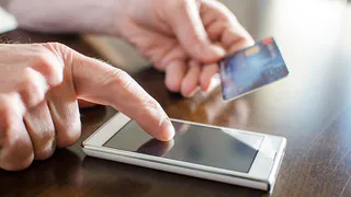 Жителей Рязани предупредили о мошенниках, собирающих деньги для участников СВО