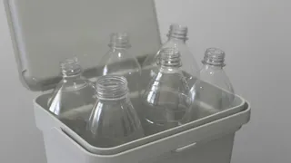 Нашла применение пластиковым бутылкам: разрезаю их на три части и делаю практичную вещь для дома - результат впечатляет