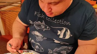 Брянский блогер Чернов оттоптался на гуманитарной помощи