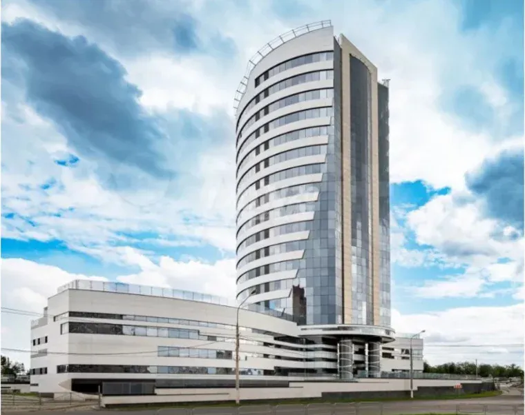 В Магнитогорске продают 17-этажный бизнес-центр "Eврaзия" по космической цене