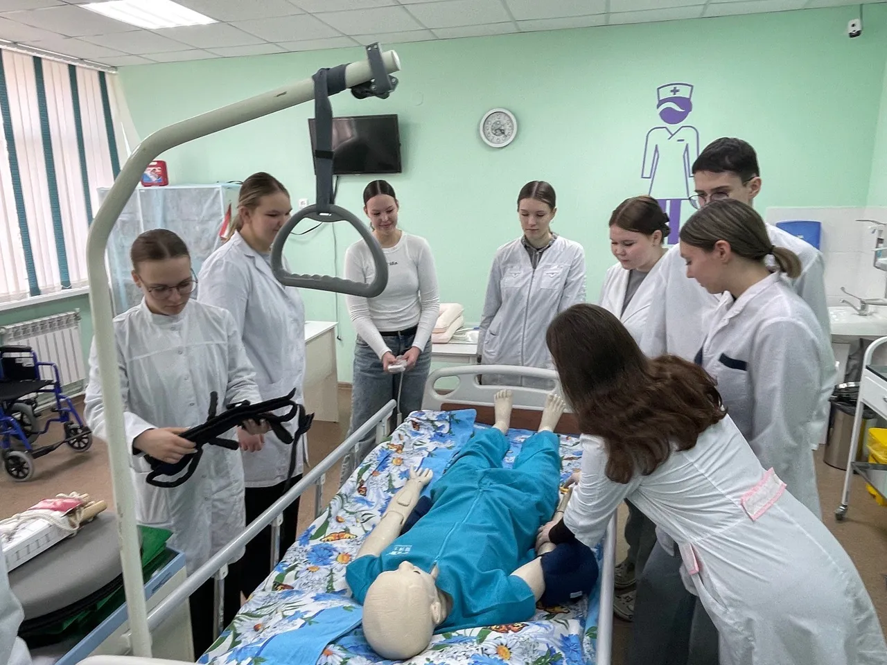 В Коми бойцы студотрядов смогут испытать себя и в роли младших медсестер: квалификация получена