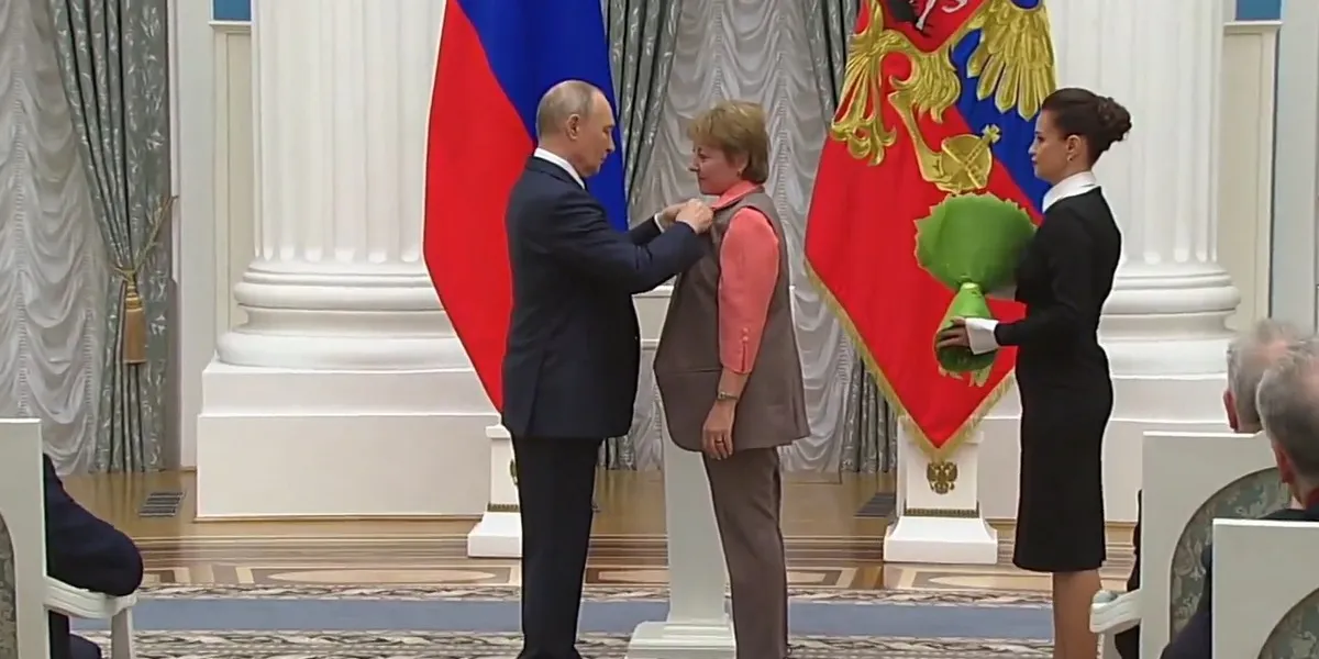 Учительница из Рязани получила от Владимира Путина знак отличия «За наставничество»