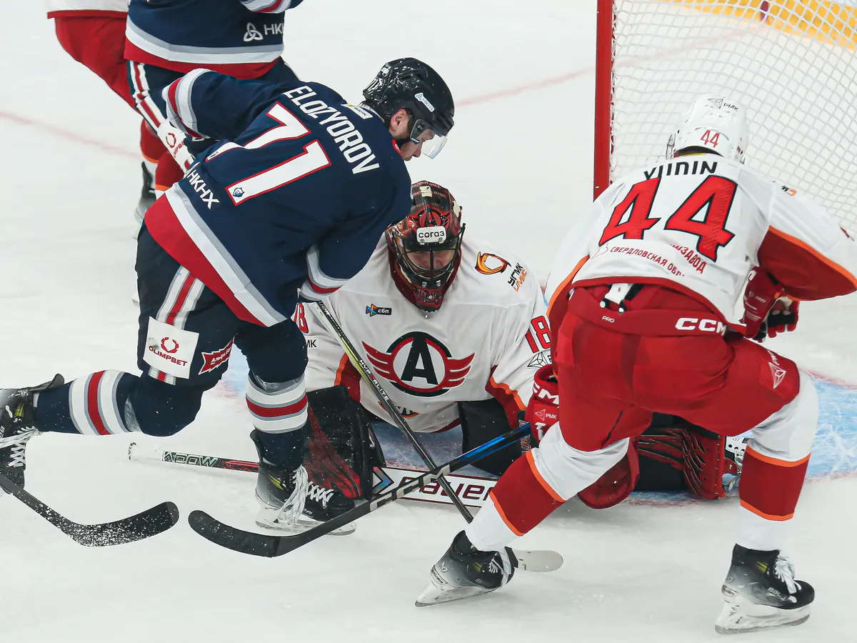 «Нефтехимик» снова обыграл «Автомобилист» с разницей в 3 шайбы