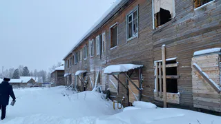 Приставы Коми убедили женщину перебраться из аварийного дома в Выльгорте