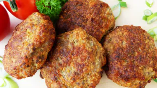 Готовьте только так: записывайте лучший рецепт сочных котлет