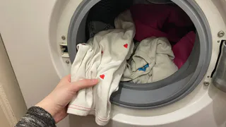 Вот почему в манжете "стиралки" собирается вода: одно движение — и проблема устранена, вытирать даже не надо