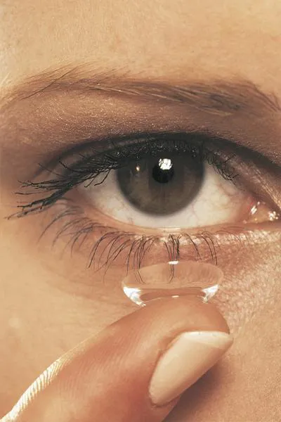 Умные контактные линзы помогут в борьбе с глаукомой