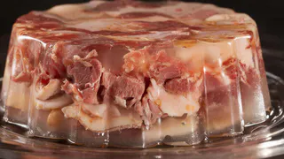 Что нельзя добавлять в холодец ни при каких обстоятельствах... Испортите всё блюдо одним махом