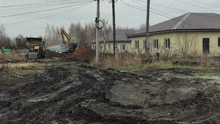 Ромодин раскритиковал работу подрядчика, который строит дома для переселенцев