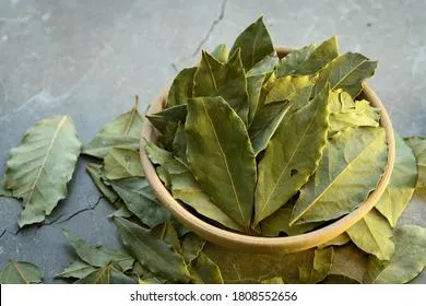 Магия ни при чем: зачем лавровый лист кладут в углах дома