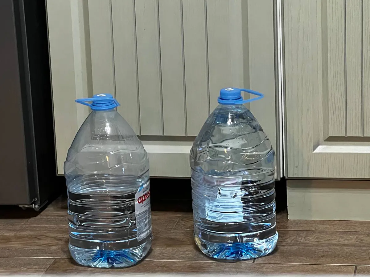 Пластиковые бутылки 5 л берегите, словно зеницу ока: вот что из них нужно сделать — порядок в доме обеспечен