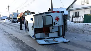 Машина скорой помощи столкнулась с Renault Logan в Сасове утром 8 января