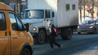 "Беги или умри" – водителей предупреждают об опасном увлечении подростков