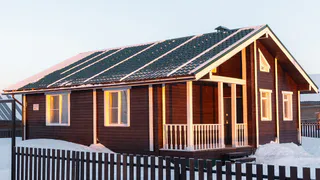 При поддержке ЛУКОЙЛа в усинской деревне построили коттеджи для приезжих специалистов