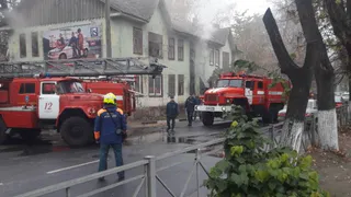 На улице Советской в Брянске потушили пожар в бараке