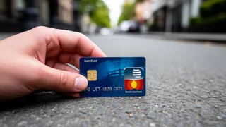 Нашел на улице чужую карту: знал бы о последствиях - обошел стороной 