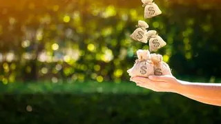 Стало известно, сколько денег нужно россиянам для счастья