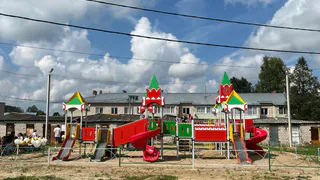 В Муромцево появилась новая детская площадка «Кремль»