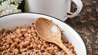 Дешевая диета из СССР от тромбов – про неё все позабыли, заменив дорогими медикаментами