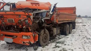 Водитель «КамАЗа» тяжело ранен при столкновении с фурой под Суземкой
