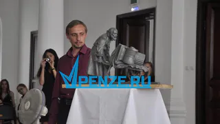 Шесть Орловских рысаков пензенского скульптора украшают Эрмитаж