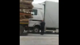 В Касимовском районе произошла серьезная авария с фурой и лесовозом