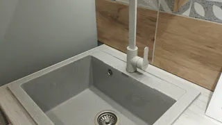 Бабушка сказала каждый день заливать подсолнечное масло в раковину и жить спокойно — попробовала и вот что вышло