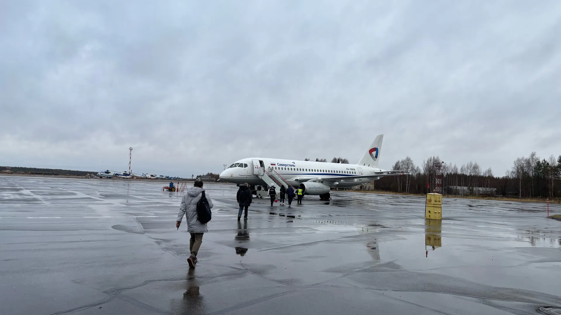 Рейс в Челябинской области задержан из-за ограничений в аэропорту