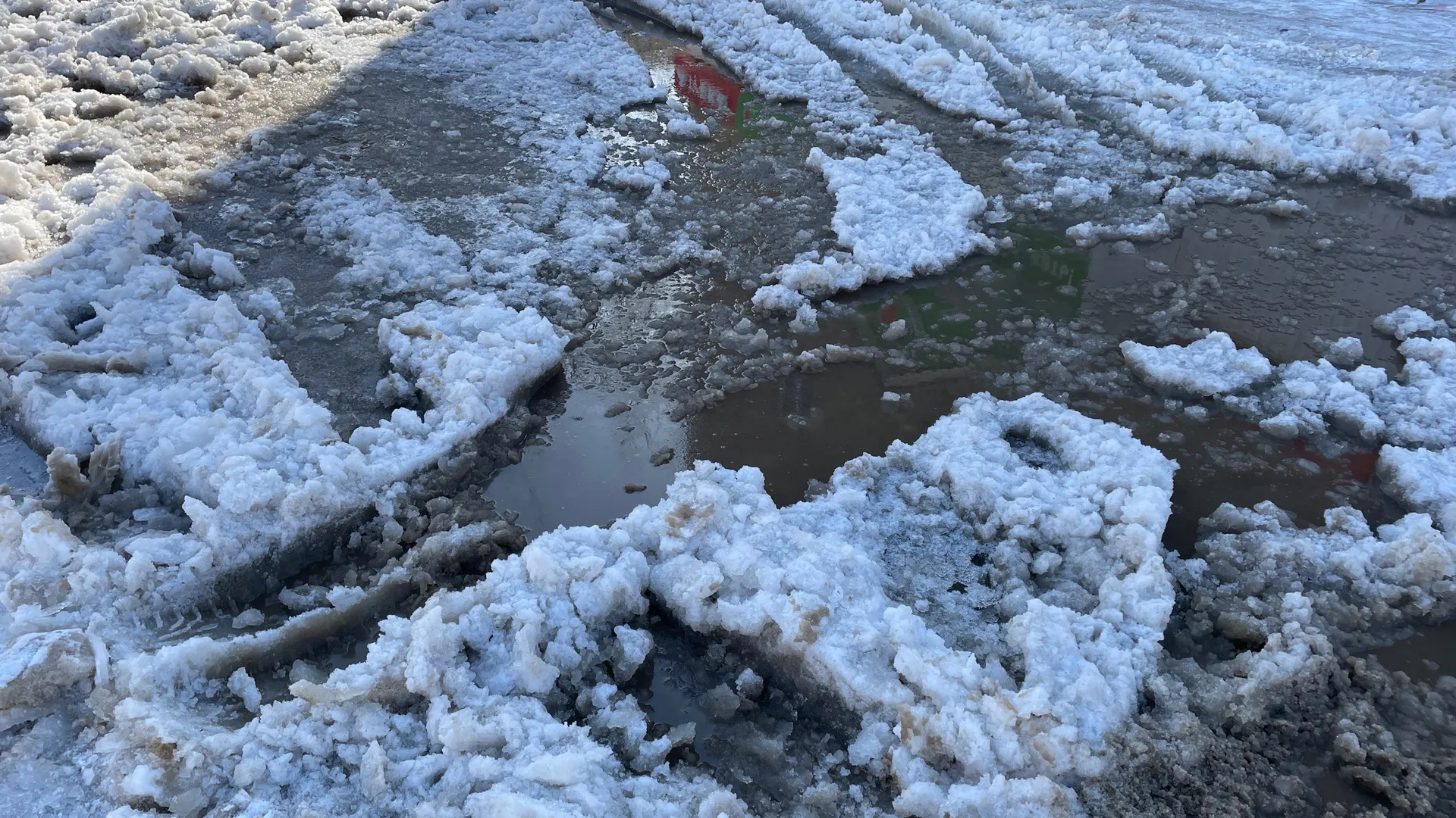 В одном из городов Коми закрыли зимнюю дорогу