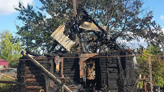 В Коми зафиксировали три пожара: горели дом, постройка и дача