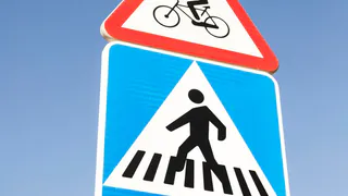 В 2026 году водители области столкнутся с новыми правилами установки дорожных знаков