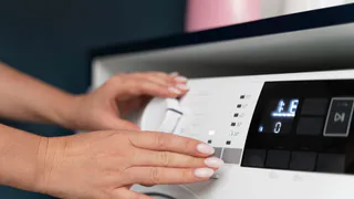 200 гр. в барабан — и стиральная машина будет сверкать как новая: вся грязь и плесень вылетят хлопьями