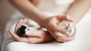 Все соседи и родственники отдают мне старый, ненужный парфюм: здорово выручает в хозяйстве