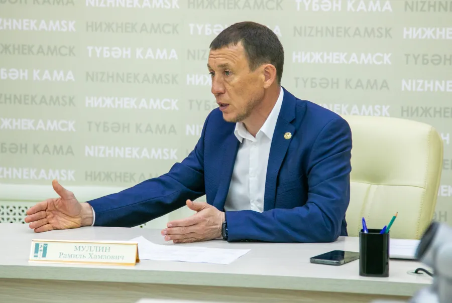 Муллин ответил жителям поселка Строителей, появятся ли здесь дороги
