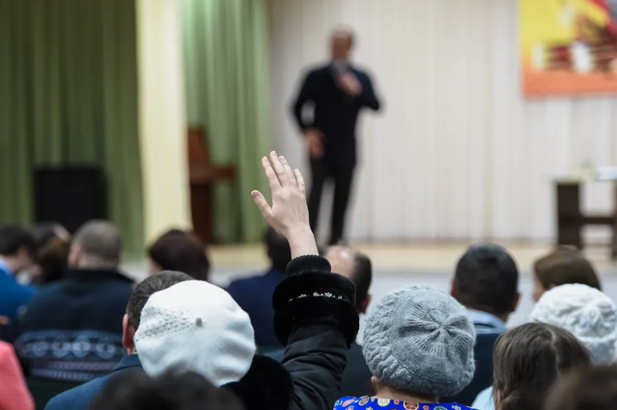 В Нижнекамске проходят встречи чиновников с населением