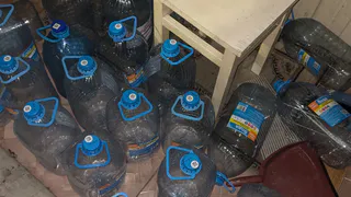 Пластиковые бутылки 5 л берегу — словно зеницу ока: вот что из них делаю — порядок в доме теперь обеспечен полностью