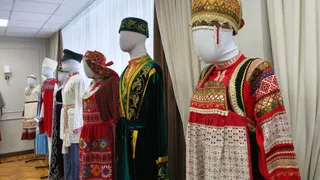 Во Владимире открылась выставка национальных костюмов народов России