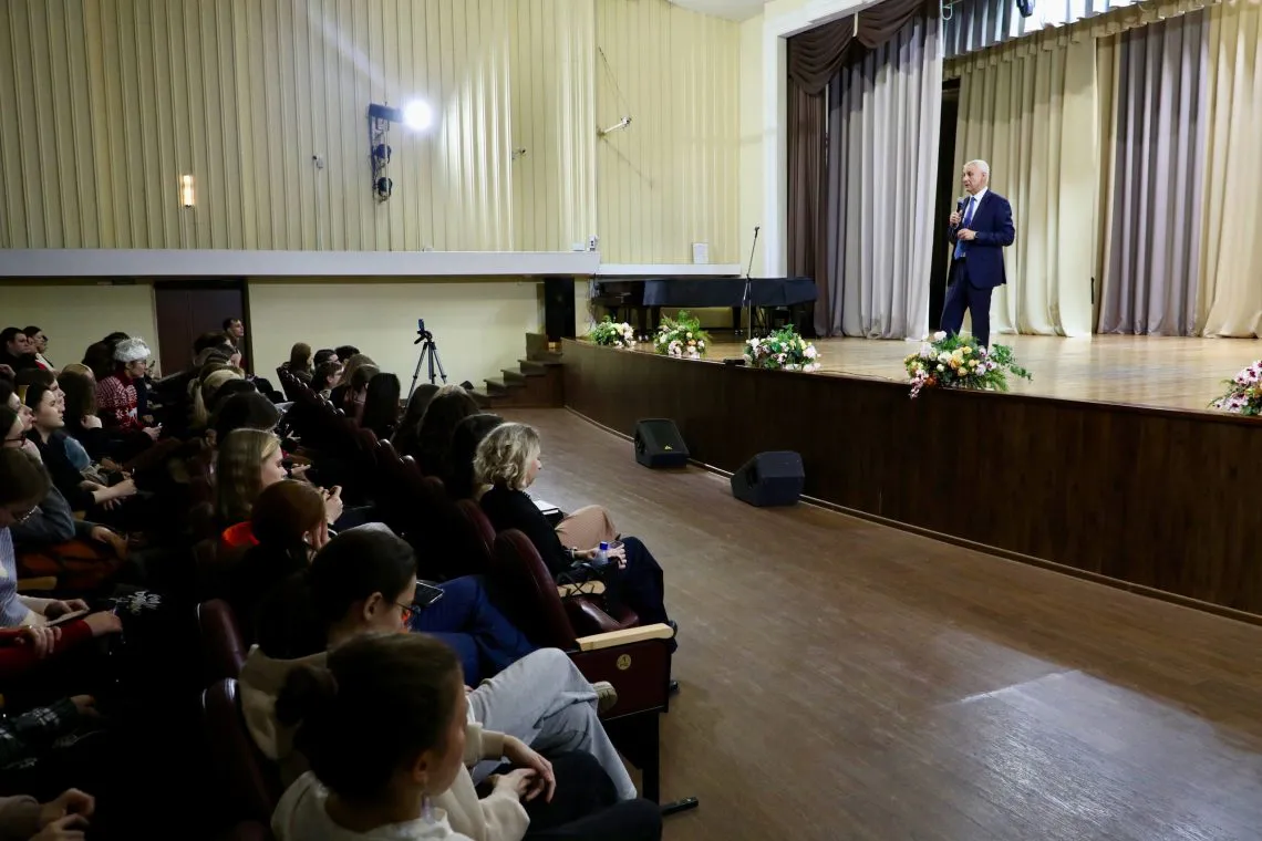 Глава Магнитогорска встретился с представителями консерватории