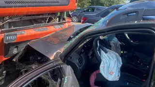 В Чебокарском округе столкнулись две легковушки и грузовик: водителя "Renault Duster" госпитализировали