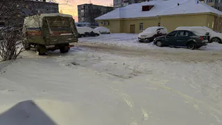 Снежные завалы и обещания: жители Коми недовольны работой управляющих компаний