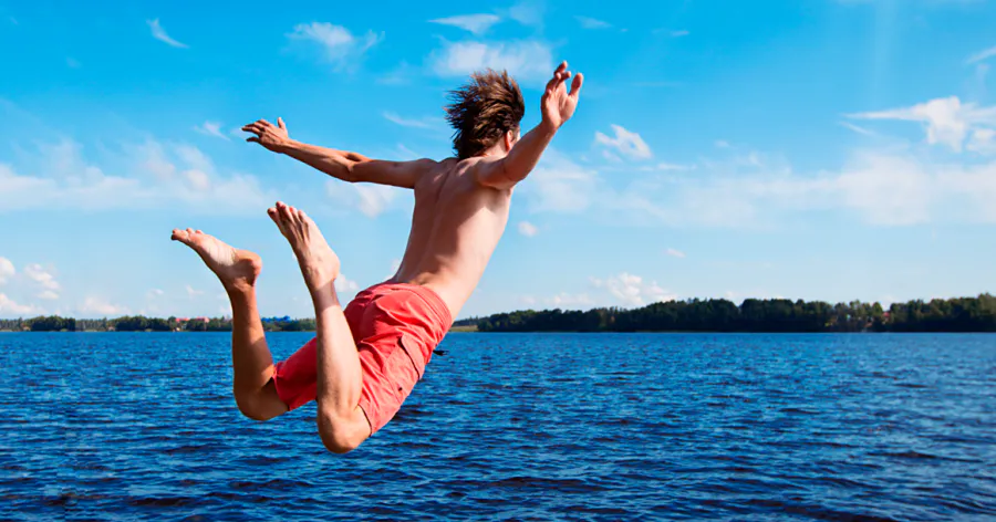 В России стартовал купальный сезон