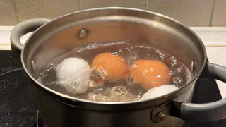 Умные продавцы выбирают яйца себе домой только так - запоминайте 2 критерия